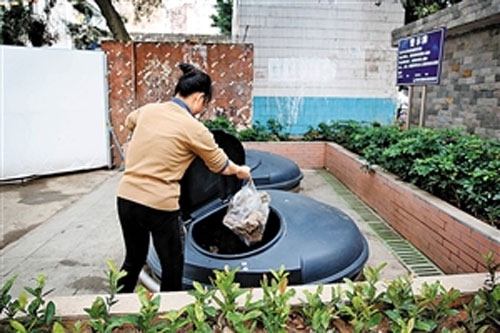 志愿者垃圾桶言傳身教垃圾分類 志愿者垃圾桶言傳身教垃圾分類